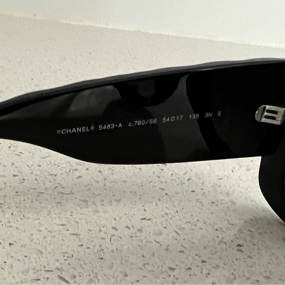 Chanel CC Black Rectangle Sunglasses - Picture 4 of 7